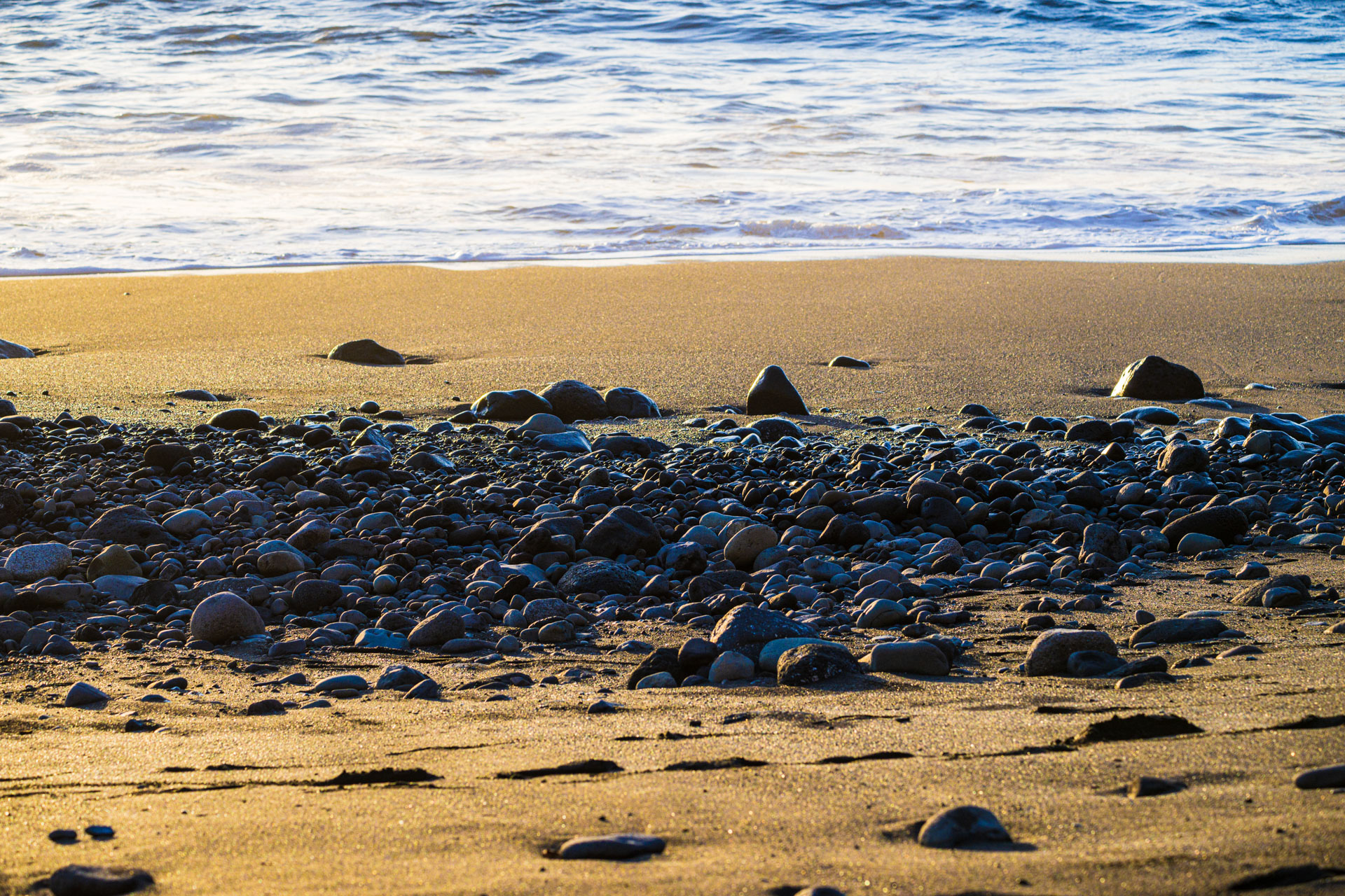 steiniger Strand